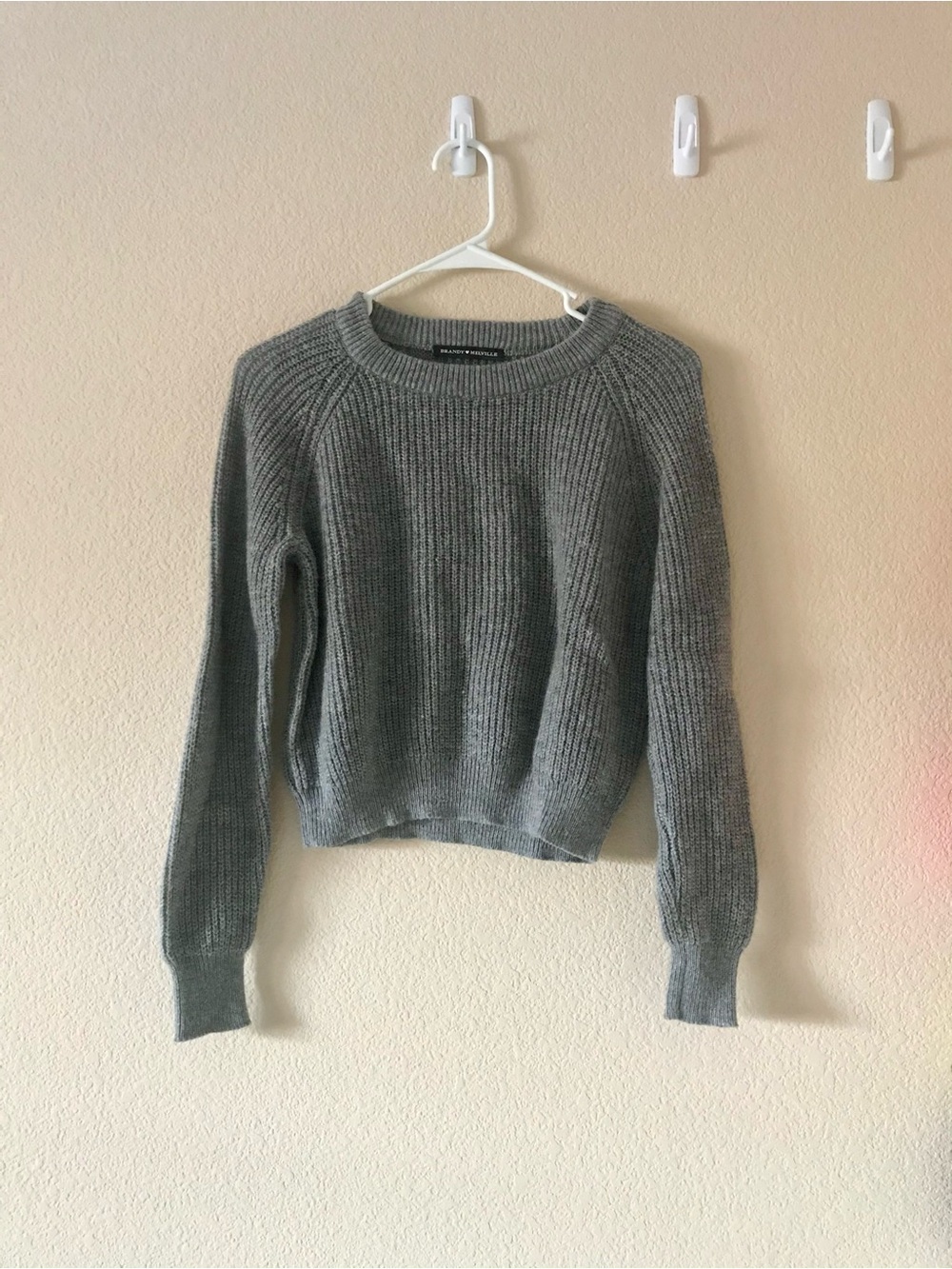 NWOT Brandy Melville Gray Ribbed Semi-Cropped Cable Knit Crewneck Sweater